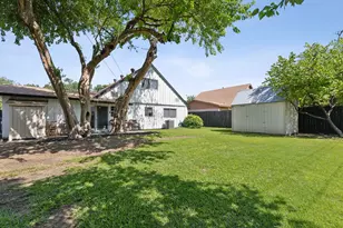 2312 Valleywood Dr, Carrollton, TX 75006 - Photo 2