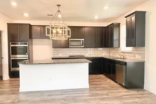 816 Brock Dr, Aubrey, TX 76227 - Photo 2