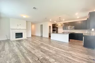 816 Brock Dr, Aubrey, TX 76227 - Photo 4