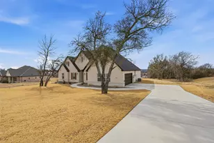 504 Payne Ln, Springtown, TX 76082 - Photo 2
