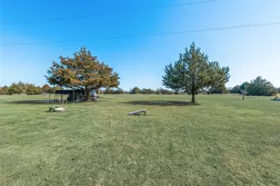 130 Meadowview Ln, Point, TX 75472 - Photo 2