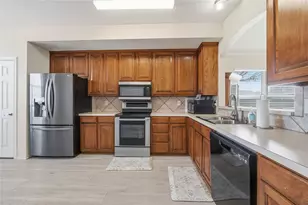 4410 New Meadow Dr, Mansfield, TX 76063 - Photo 4