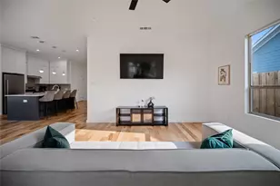 1350 Strickland St, Dallas, TX 75216 - Photo 8