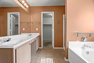 1029 Hidden Lake Dr, Burleson, TX 76028 - Photo 20