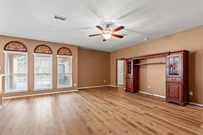 1029 Hidden Lake Drive, Burleson, TX 76028 - Photo 6