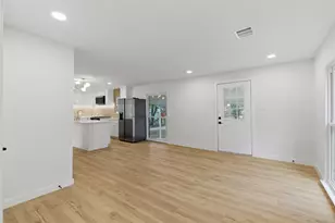 617 Ouida St, Grand Prairie, TX 75051 - Photo 4