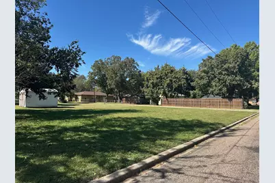 201 Sloan Street, Whitesboro, TX 76273 - Photo 1