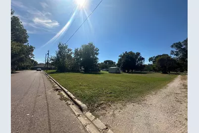 201 Sloan Street, Whitesboro, TX 76273 - Photo 4