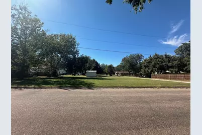 201 Sloan Street, Whitesboro, TX 76273 - Photo 2