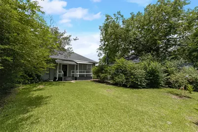1609 Walworth, Greenville, TX 75401 - Photo 4