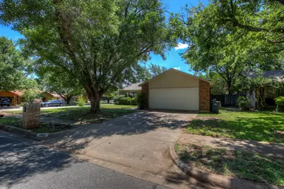 7801 Summerglen Road, Fort Worth, TX 76133 - Photo 2