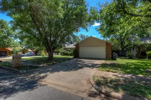 7801 Summerglen Rd, Fort Worth, TX 76133 - Photo 2