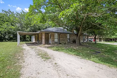 219 E Pritchard #219, Blue Ridge, TX 75424 - Photo 2