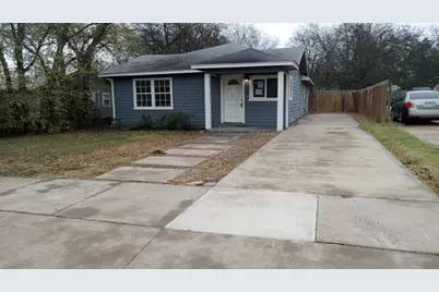 1105 Poindexter Avenue, Cleburne, TX 76033 - Photo 1