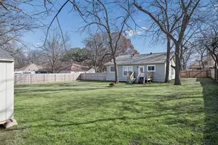 318 W Willingham St, Cleburne, TX 76033 - Photo 6