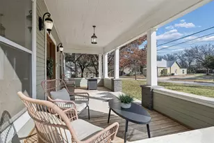 318 W Willingham St, Cleburne, TX 76033 - Photo 2