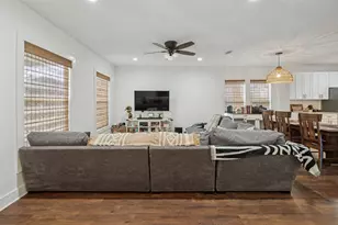 318 W Willingham St, Cleburne, TX 76033 - Photo 30