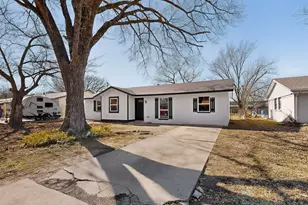 4813 Pebbleridge Dr, Balch Springs, TX 75180 - Photo 4