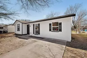 4813 Pebbleridge Dr, Balch Springs, TX 75180 - Photo 2