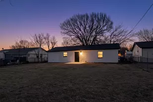 4813 Pebbleridge Dr, Balch Springs, TX 75180 - Photo 36