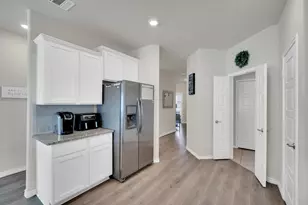 127 Garden Grove Dr, Waxahachie, TX 75165 - Photo 6