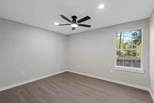 1105 N 11th St, Waco, TX 76707 - Photo 8