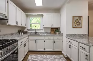 1220 S Brazos St, Weatherford, TX 76086 - Photo 4