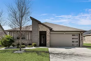 1513 Hulen Park Trl, Alvarado, TX 76009 - Photo 1