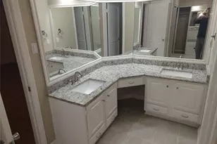 2101 Rainbow Dr, Arlington, TX 76011 - Photo 10