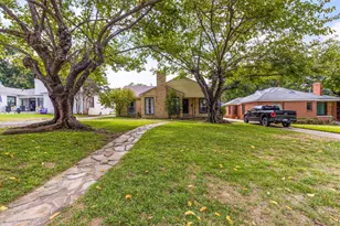 3417 Westcliff Rd S, Fort Worth, TX 76109 - Photo 4