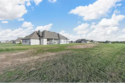 129 Southern Court, Springtown, TX 76082 - Photo 38