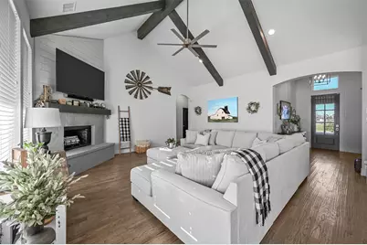 129 Southern Court, Springtown, TX 76082 - Photo 4