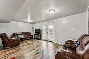 2401 Doreen St, Grand Prairie, TX 75050 - Photo 2