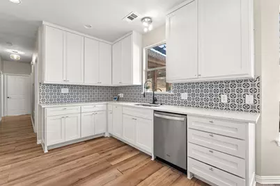 305 Parkwood Drive, Lakewood Village, TX 75068 - Photo 12