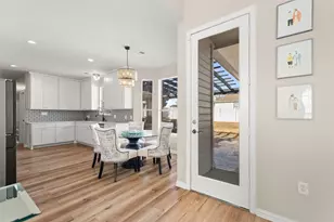 305 Parkwood Dr, Little Elm, TX 75068 - Photo 10