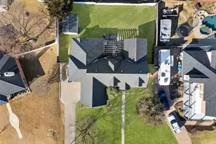 305 Parkwood Dr, Little Elm, TX 75068 - Photo 4