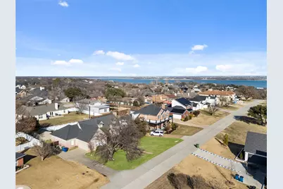 305 Parkwood Drive, Lakewood Village, TX 75068 - Photo 32