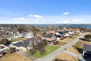 305 Parkwood Dr, Little Elm, TX 75068 - Photo 32