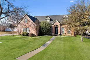 305 Parkwood Dr, Little Elm, TX 75068 - Photo 2