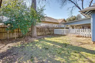 911 W Chambers St, Cleburne, TX 76033 - Photo 36