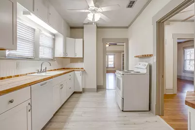 911 W Chambers Street, Cleburne, TX 76033 - Photo 16