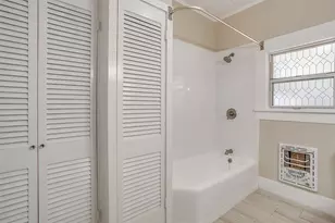 911 W Chambers St, Cleburne, TX 76033 - Photo 30