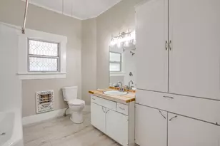 911 W Chambers St, Cleburne, TX 76033 - Photo 28