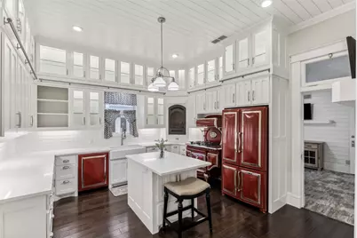 907 S Robinson Street, Cleburne, TX 76031 - Photo 12