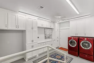 907 S Robinson St, Cleburne, TX 76031 - Photo 18