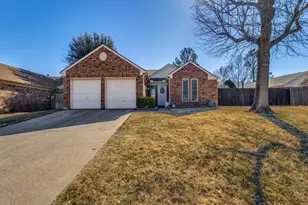 1321 Colony St, Flower Mound, TX 75028 - Photo 2