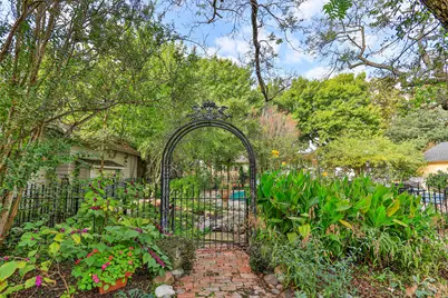 319 S Denton Street, Gainesville, TX 76240 - Photo 26