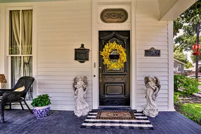 319 S Denton Street, Gainesville, TX 76240 - Photo 2