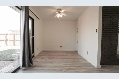 2115 Chatsworth Road, Carrollton, TX 75007 - Photo 12