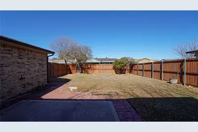 2115 Chatsworth Road, Carrollton, TX 75007 - Photo 24